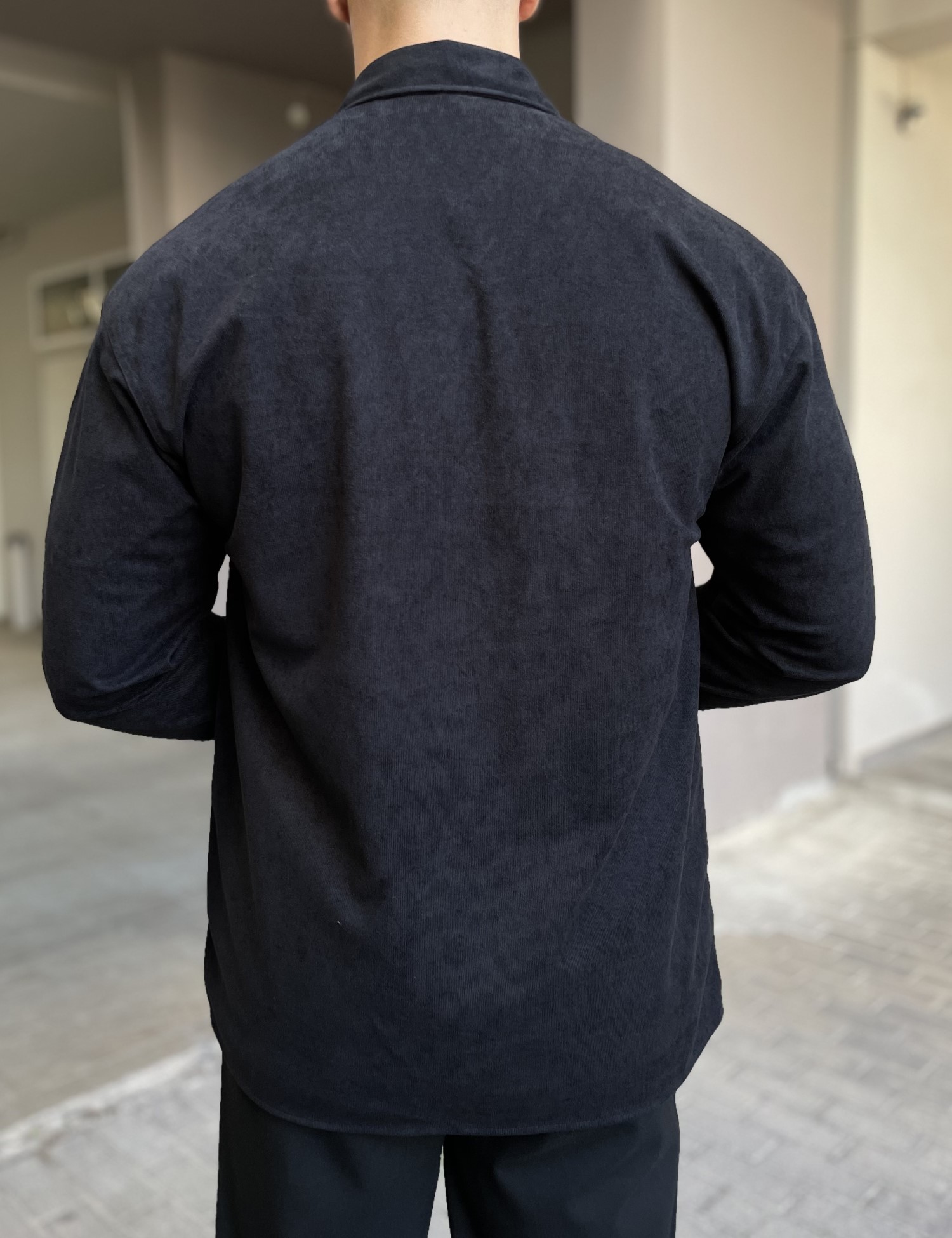 Ανδρικό μαύρο κοτλέ Overshirt με γιακά RMZ470M φωτογραφία